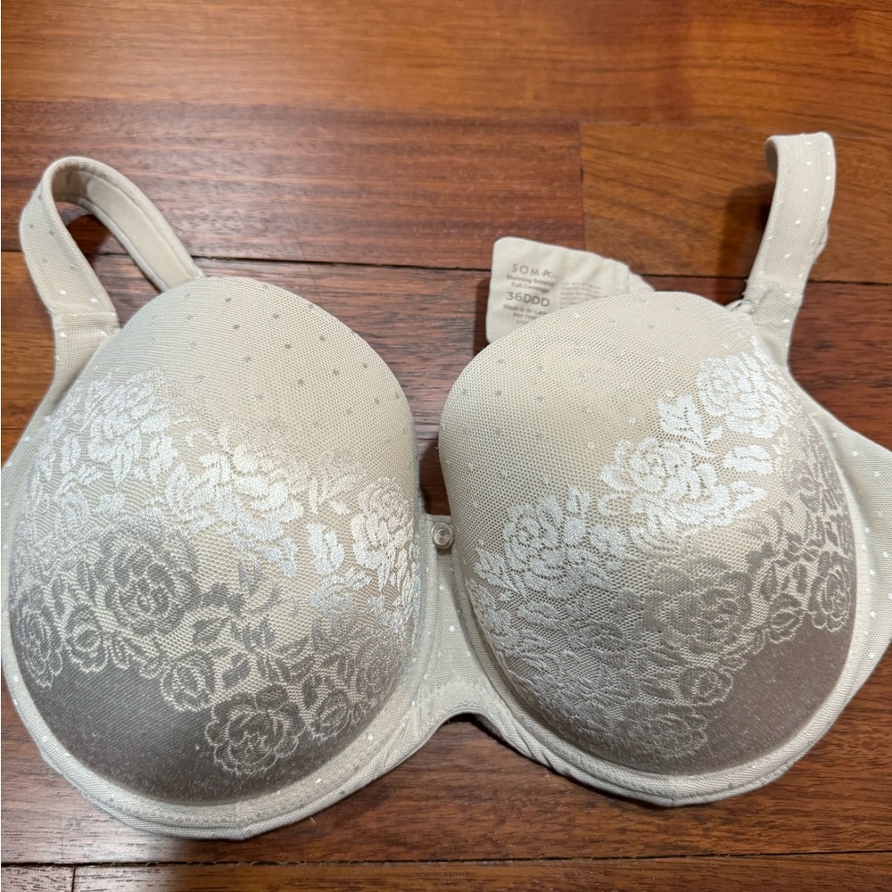 Soma 36DDD stunning support full coverage beige/nude/tan bra with lace detail